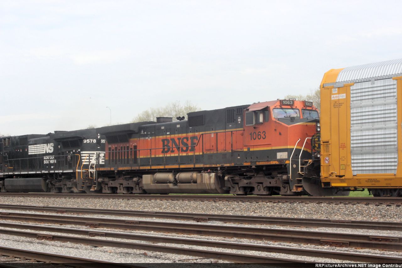 BNSF 1063